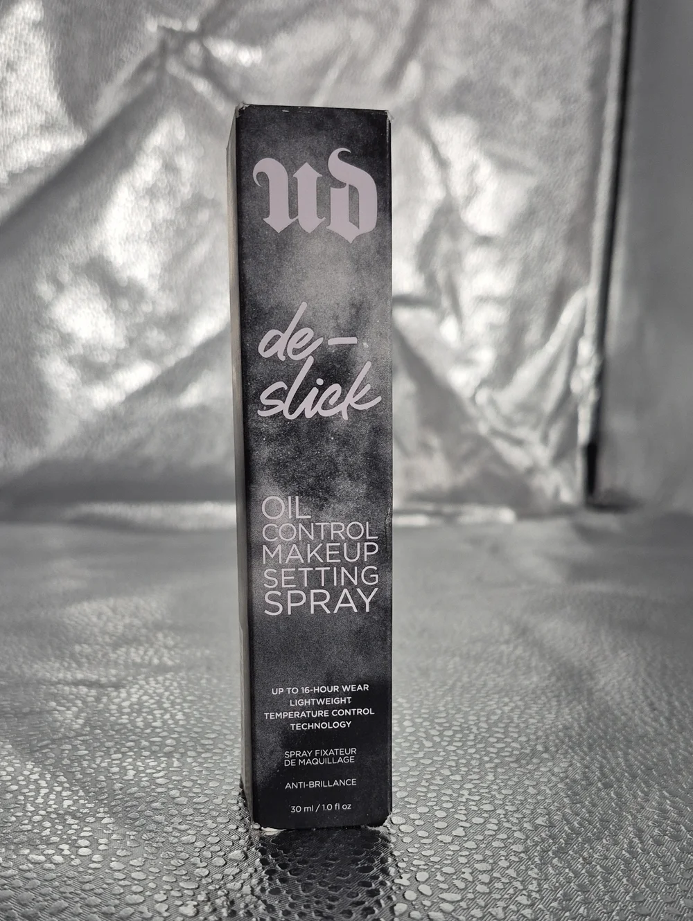 The Urban Decay De-Slick Oil-Control Makeup Setting Spray - New